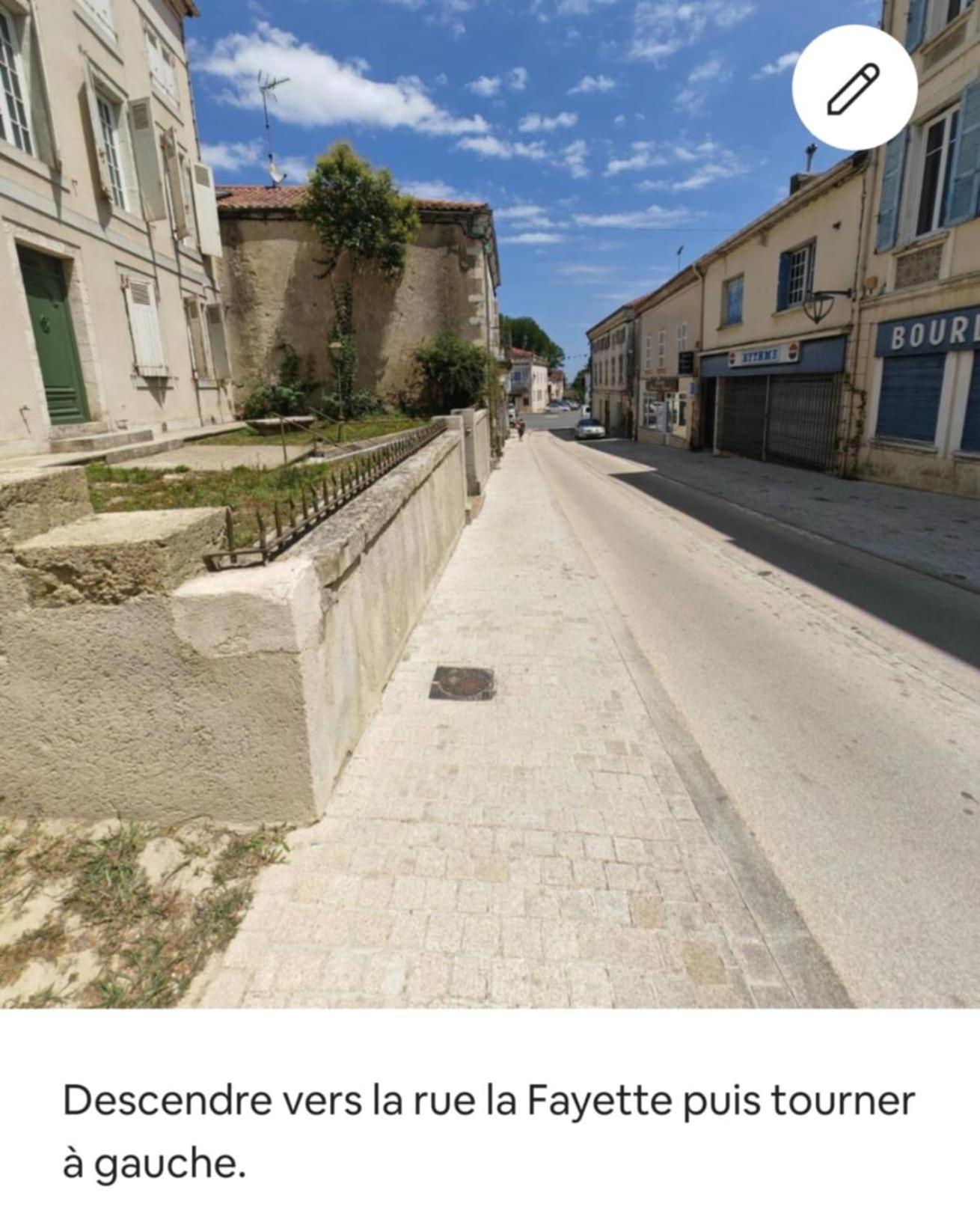Tour Medievale Fortifiee Entierement Restaure Saint-Sever  Exteriér fotografie